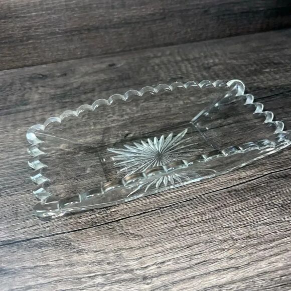 Vintage Glass Scalloped Rim Starburst Butter Dish Trinket Dish Candy Dish - Picture 1 of 6